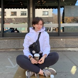 Meet your Posher, Megan d.